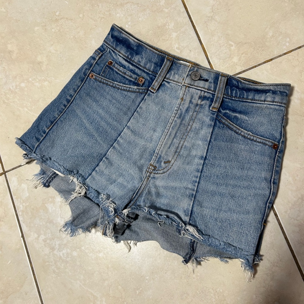 ABERCROMBIE & FITCH High Rise Mom Shorts
